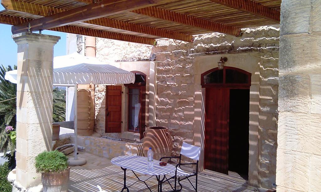 Hostal Kouriton House Margarítai Exterior foto